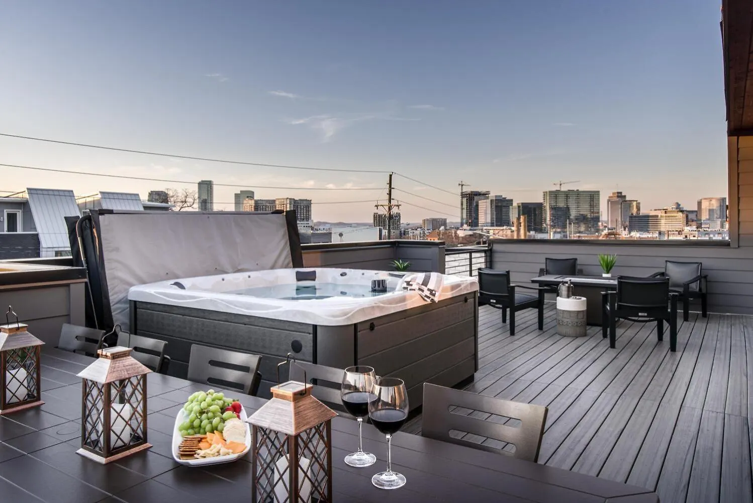Urban Row - Rooftop Hottub - Heart Of Gulch Nashville 0*,  United States