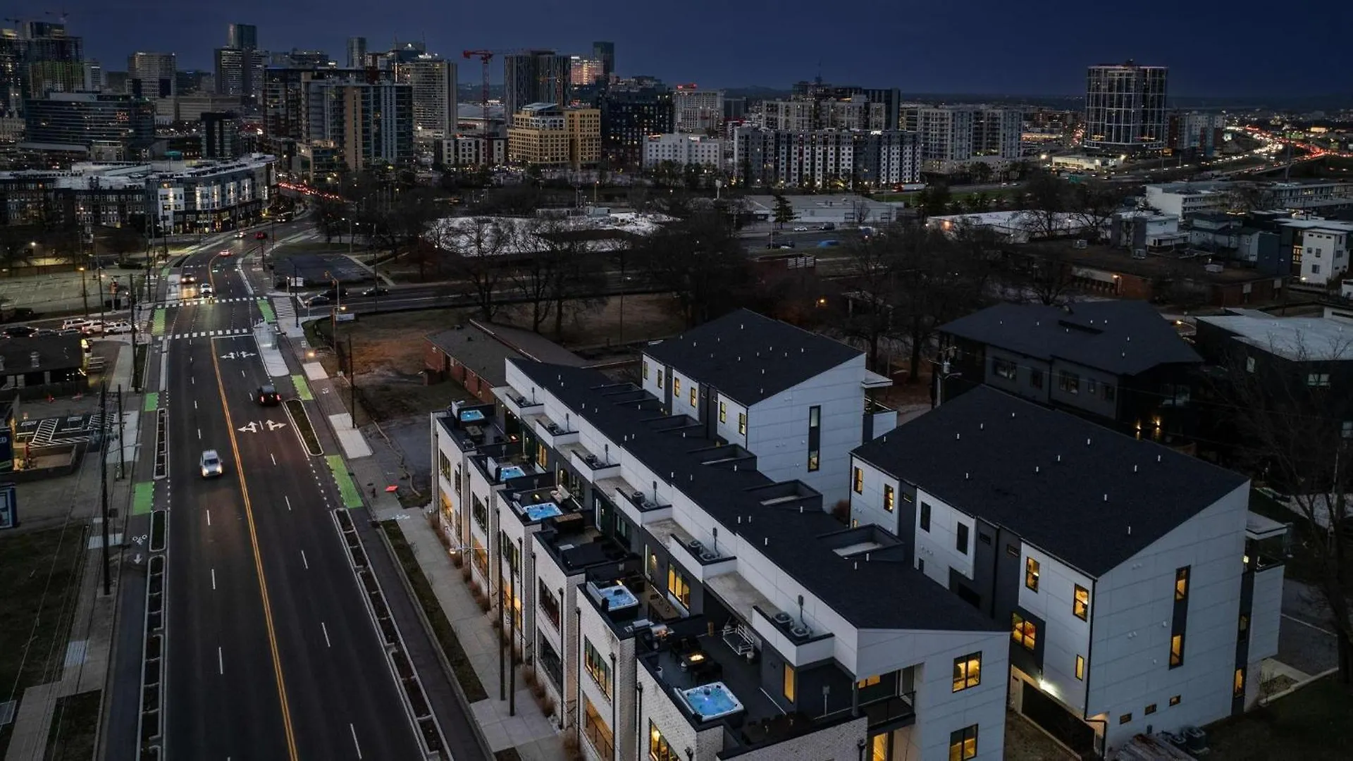 Holiday home Urban Row - Rooftop Hottub - Heart Of Gulch Nashville