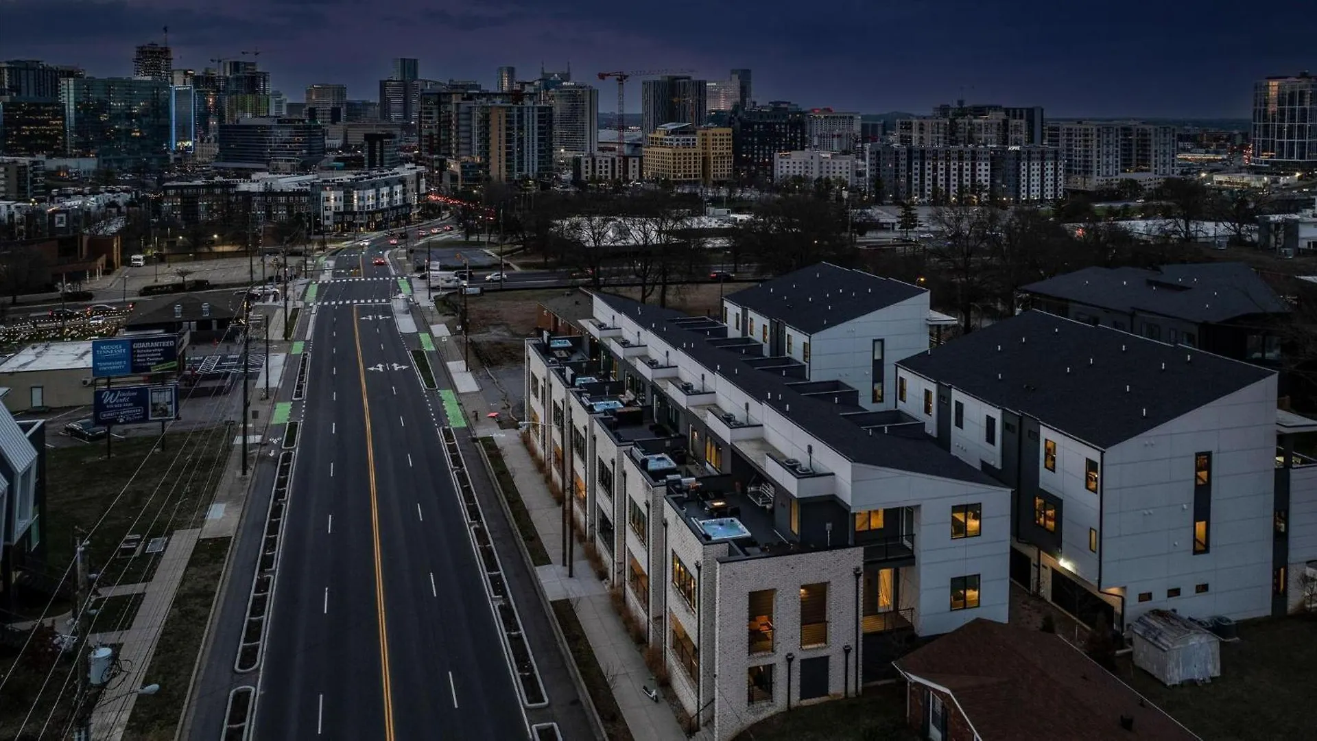 Holiday home Urban Row - Rooftop Hottub - Heart Of Gulch Nashville